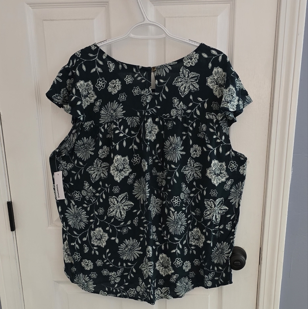 NWT Sonoma Forest Green and Off White Flowy  Short Sleeve Blouse